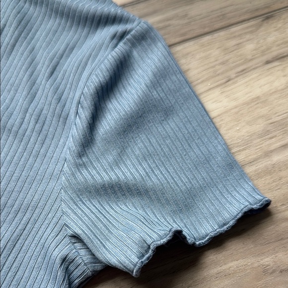 Elegant Blue Lace Trim Top - Picture 6 of 6